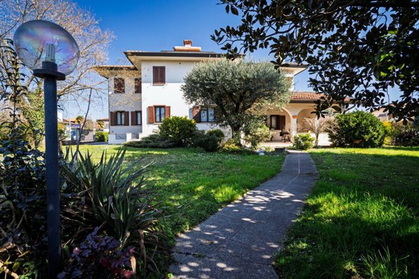 casa indipendente in vendita a Cordenons