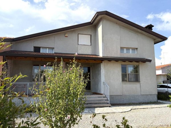 casa indipendente in vendita a Cordenons