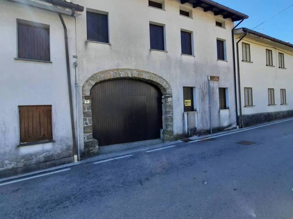 casa indipendente in vendita a Fanna