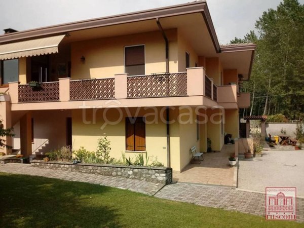 casa indipendente in vendita a Fanna