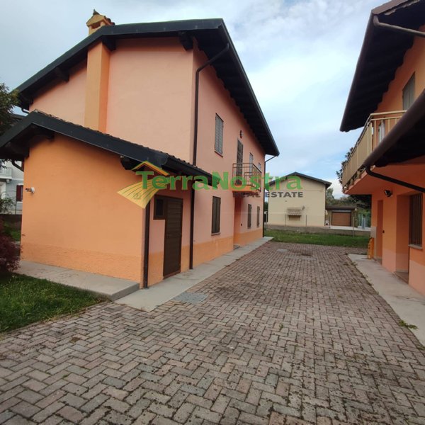 casa indipendente in vendita a Fanna