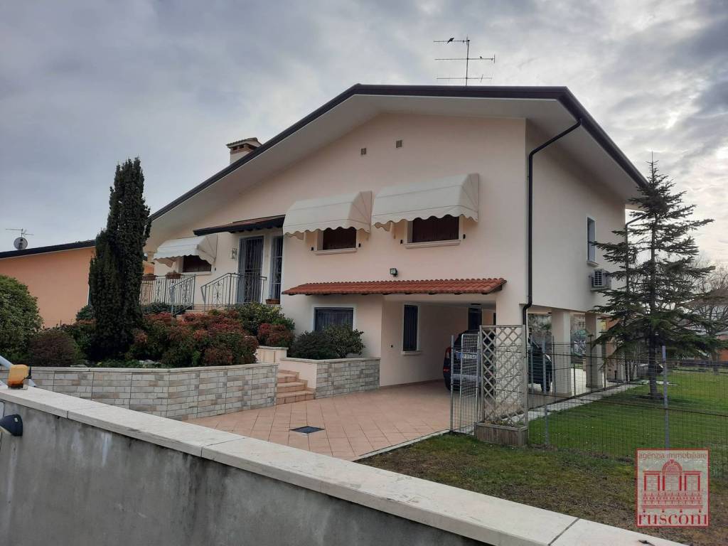 casa indipendente in vendita a Fanna