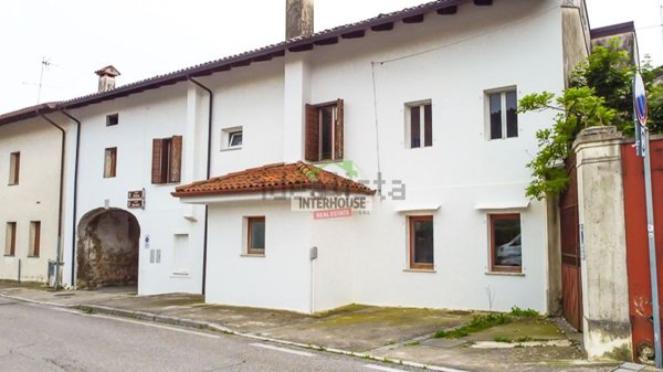 casa indipendente in vendita a Fanna