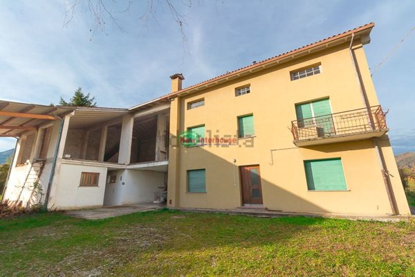 casa indipendente in vendita a Fanna