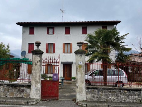 casa indipendente in vendita a Fanna