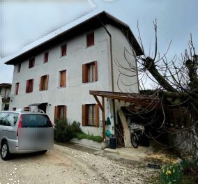 casa indipendente in vendita a Fanna