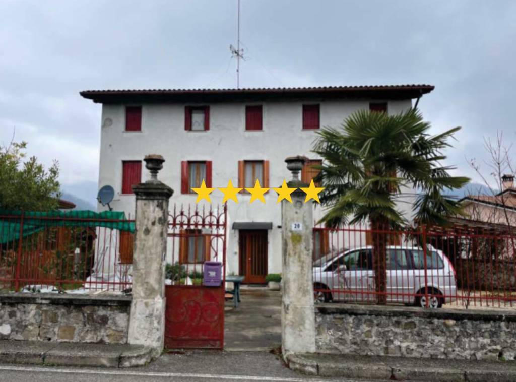 casa indipendente in vendita a Fanna