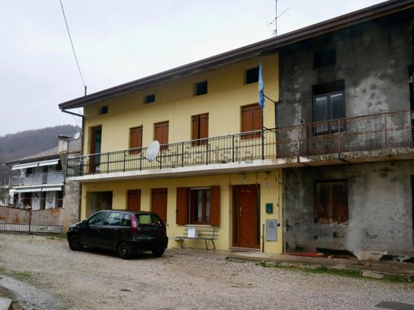 casa indipendente in vendita a Fanna