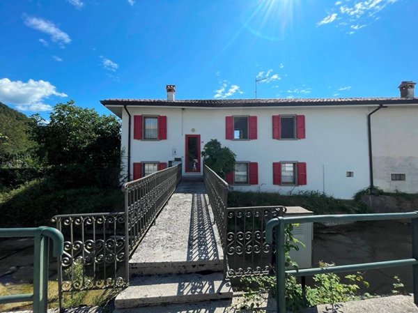 casa indipendente in vendita a Fanna