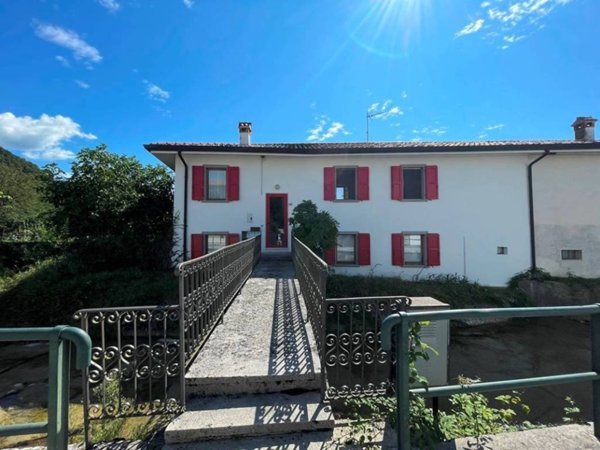 casa indipendente in vendita a Fanna