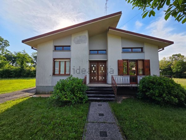 casa indipendente in vendita a Fanna