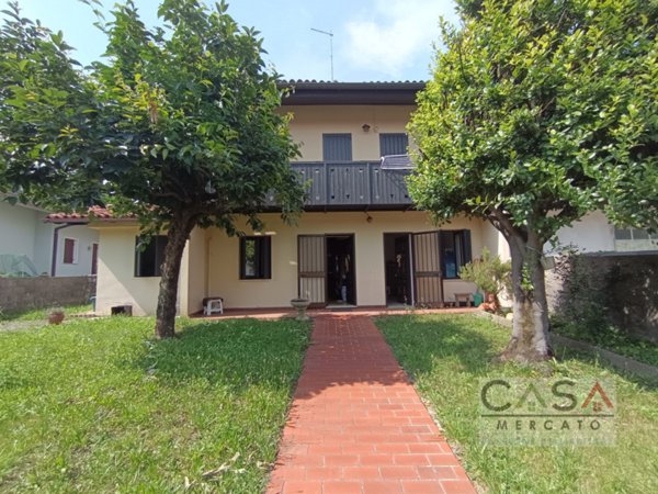 casa indipendente in vendita a Fanna