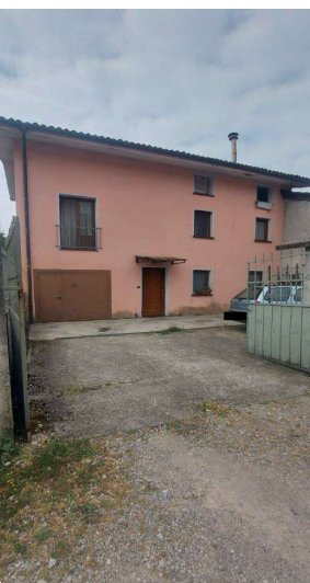 casa indipendente in vendita a Fanna