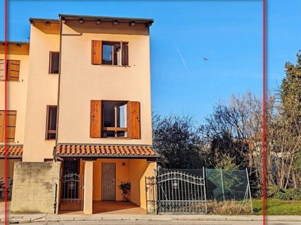 casa indipendente in vendita a Fiume Veneto