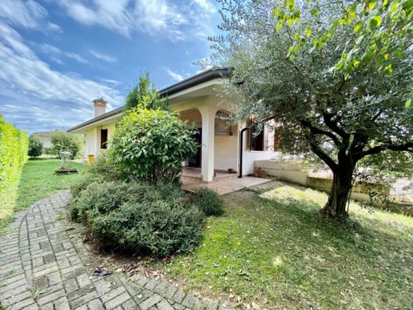 casa indipendente in vendita a Fiume Veneto in zona Pescincanna