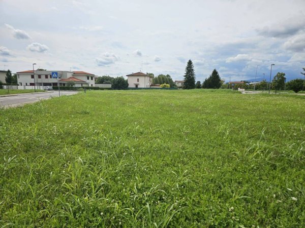 terreno edificabile in vendita a Fiume Veneto