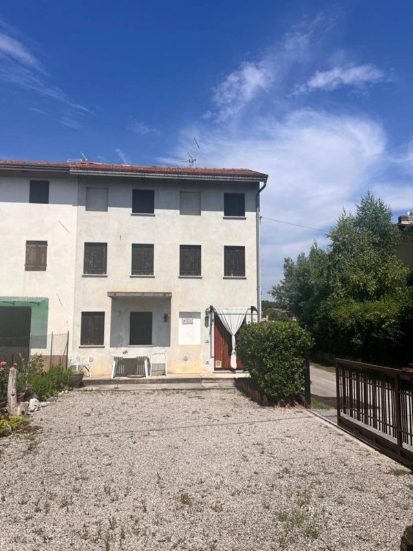 casa indipendente in vendita a Fiume Veneto in zona Praturlone