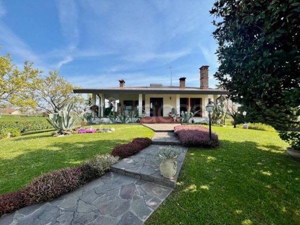 casa indipendente in vendita a Fiume Veneto