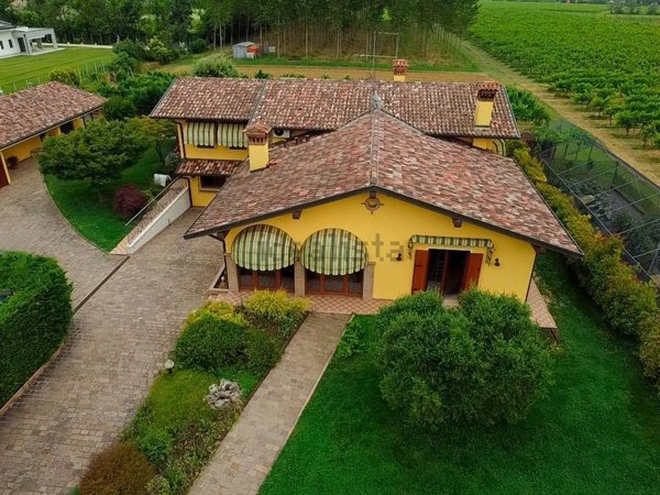 casa indipendente in vendita a Fiume Veneto