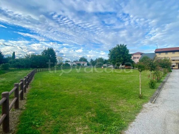 terreno agricolo in vendita a Fiume Veneto in zona Praturlone