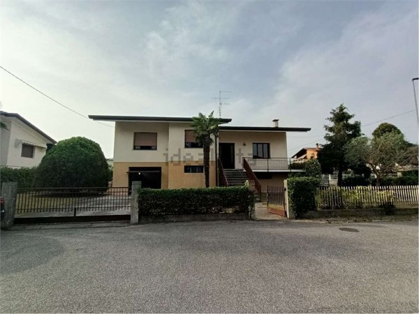 casa indipendente in vendita a Fiume Veneto