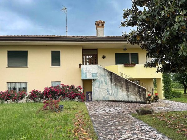 casa indipendente in vendita a Fiume Veneto in zona Cimpello