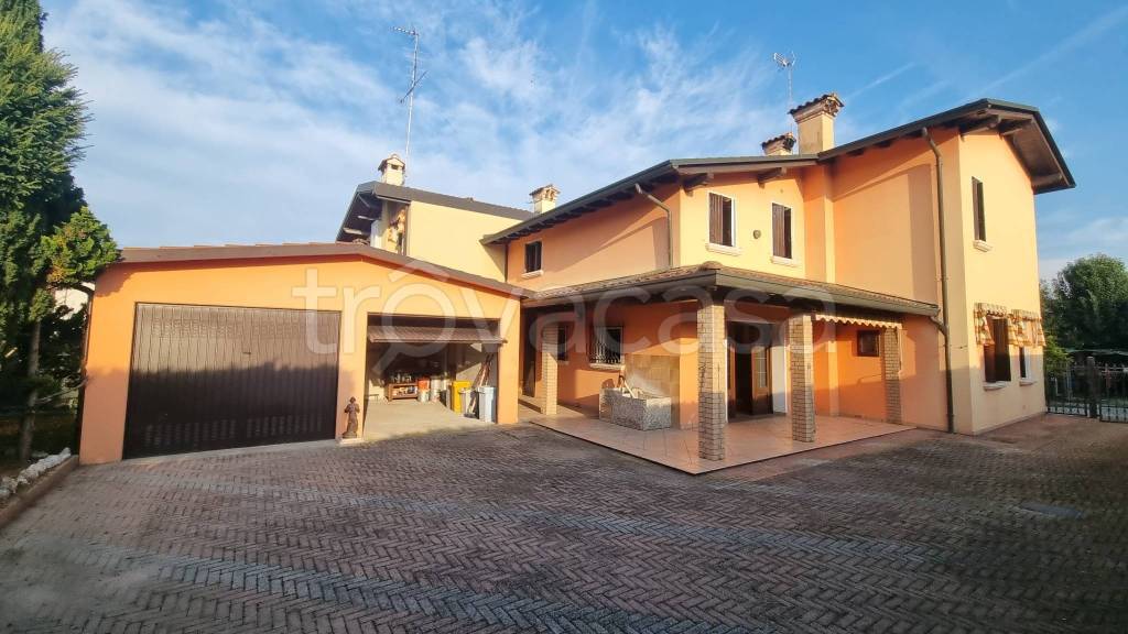 casa indipendente in vendita a Fiume Veneto