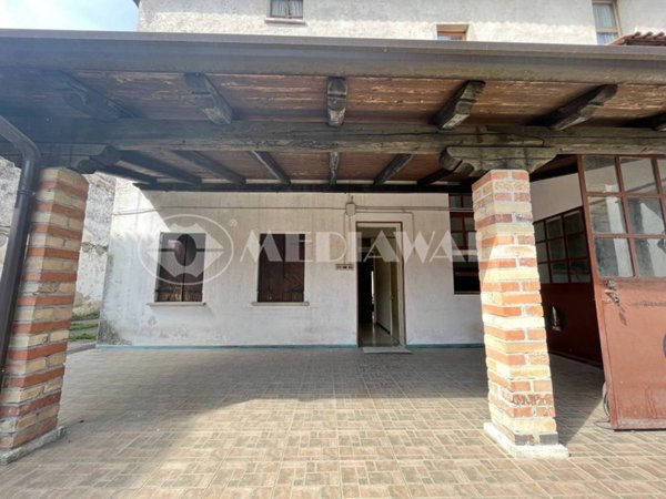 casa indipendente in vendita a Fiume Veneto in zona Pescincanna