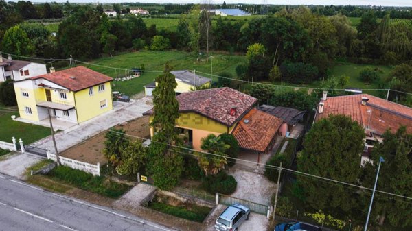 casa indipendente in vendita a Fiume Veneto