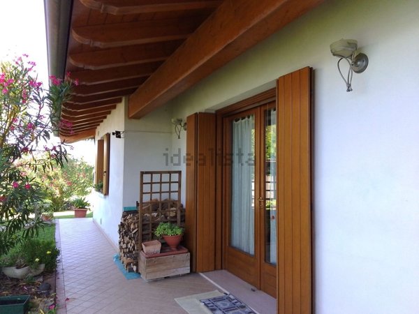 casa indipendente in vendita a Fiume Veneto in zona Pescincanna