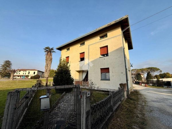 casa indipendente in vendita a Fiume Veneto in zona Praturlone