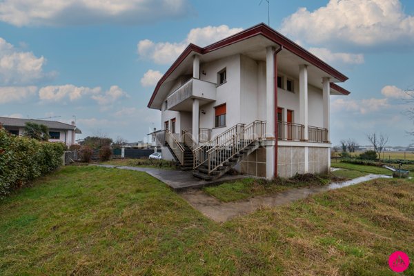 casa indipendente in vendita a Fiume Veneto