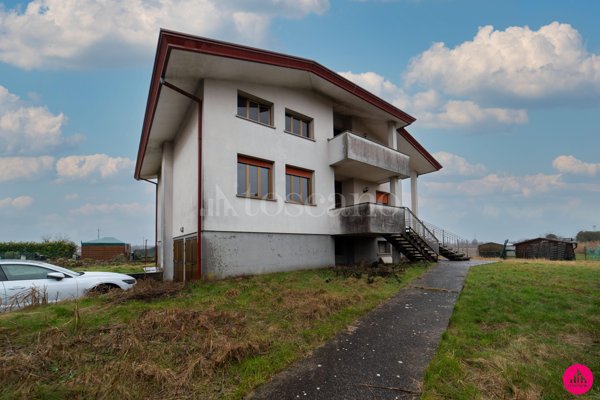 casa indipendente in vendita a Fiume Veneto in zona Pescincanna