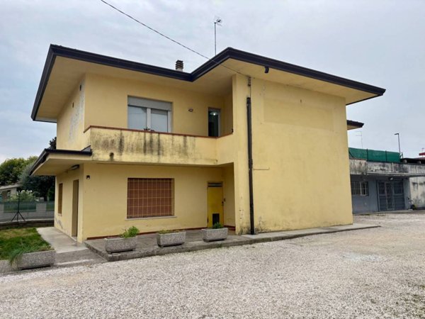 casa indipendente in vendita a Fiume Veneto