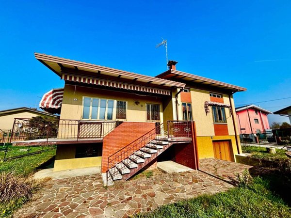 casa indipendente in vendita a Fiume Veneto