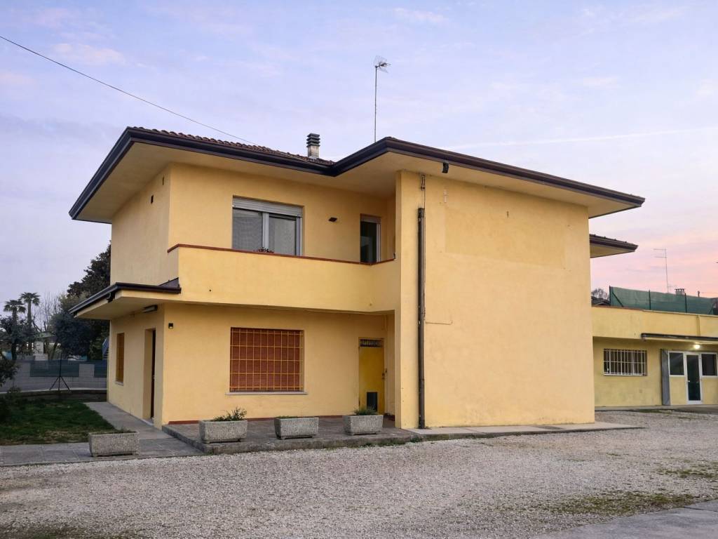 casa indipendente in vendita a Fiume Veneto