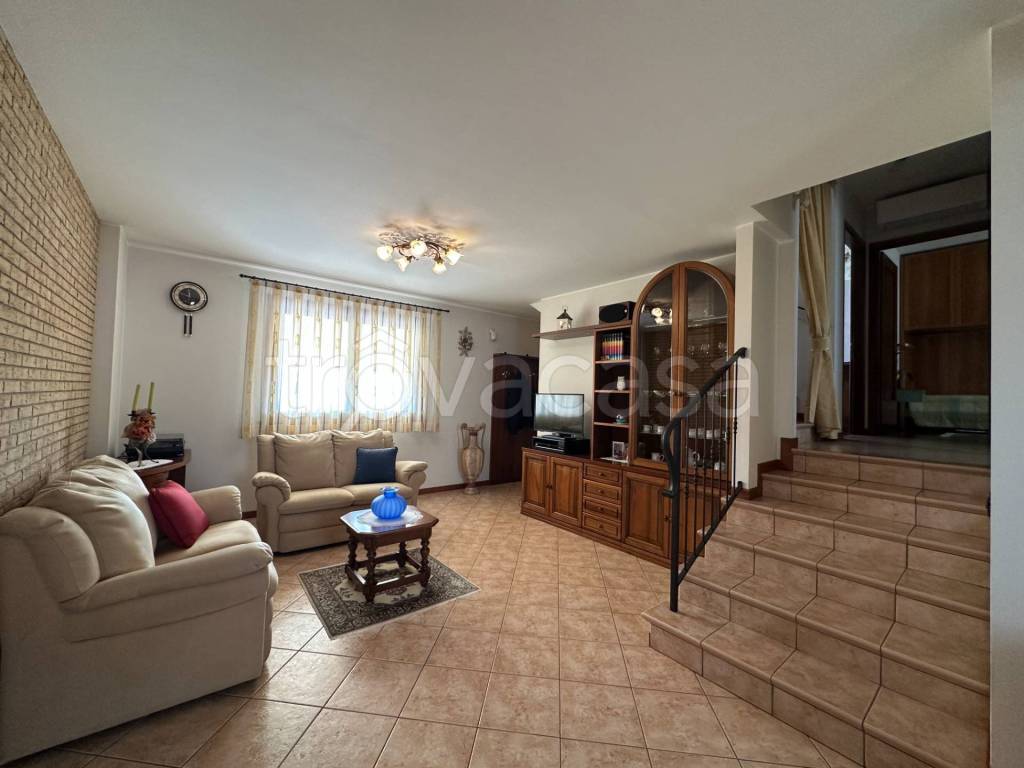 casa indipendente in vendita a Fiume Veneto in zona Pescincanna