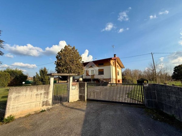 casa indipendente in vendita a Fiume Veneto