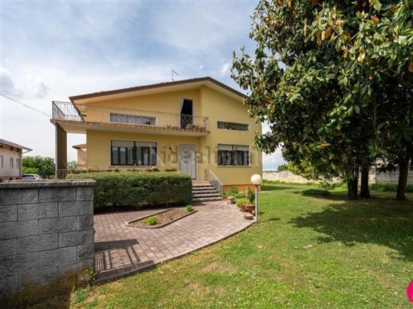 casa indipendente in vendita a Fiume Veneto in zona Praturlone