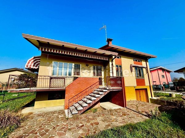 casa indipendente in vendita a Fiume Veneto