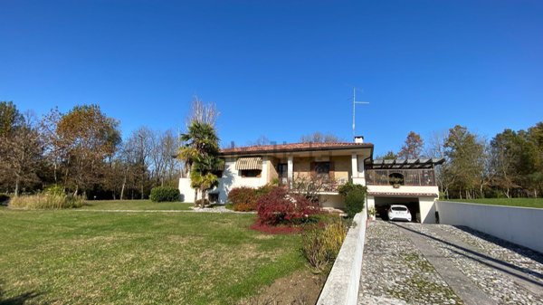 casa indipendente in vendita a Fiume Veneto in zona Praturlone
