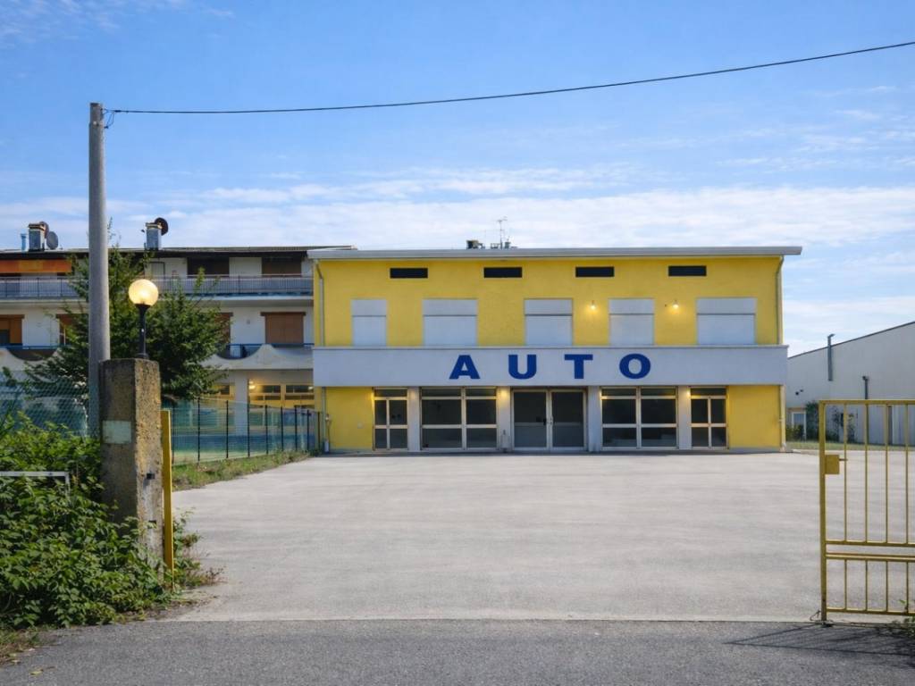 negozio in vendita a Fiume Veneto
