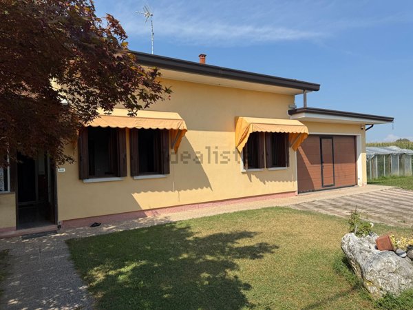 casa indipendente in vendita a Fiume Veneto