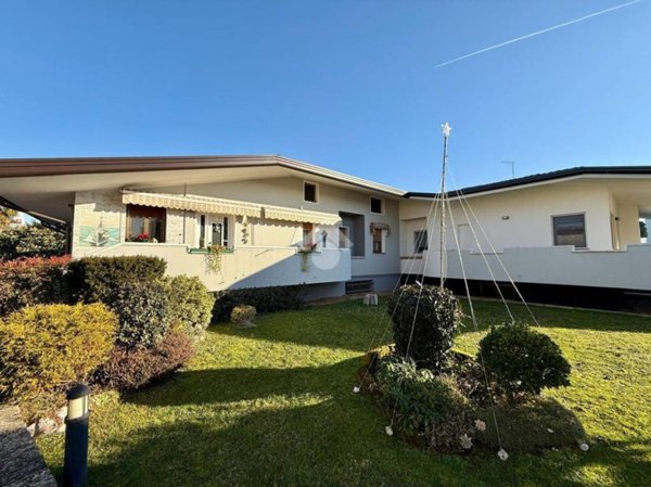 casa indipendente in vendita a Fiume Veneto in zona Praturlone