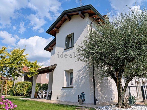 casa indipendente in vendita a Fiume Veneto