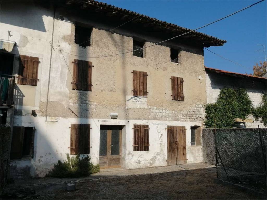 casa indipendente in vendita a Fontanafredda