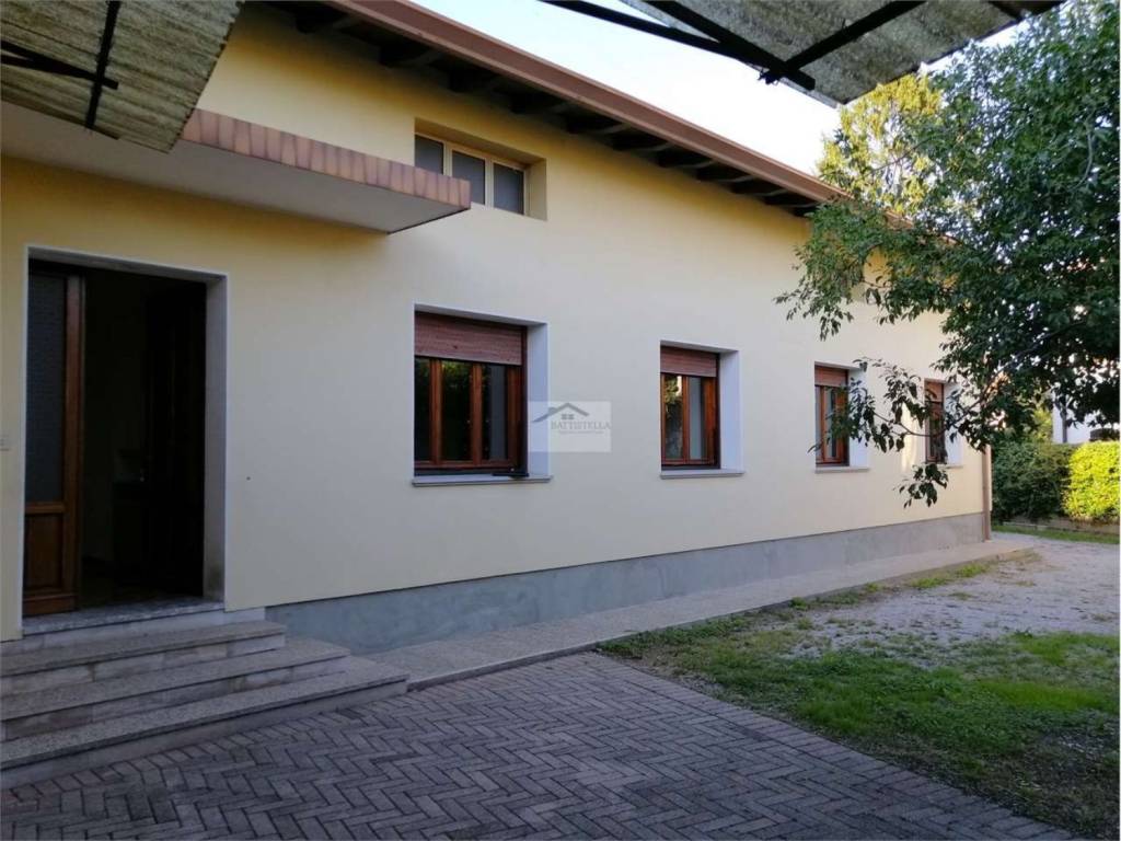 casa indipendente in vendita a Fontanafredda in zona Vigonovo