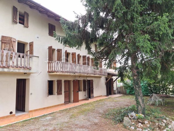 casa indipendente in vendita a Fontanafredda