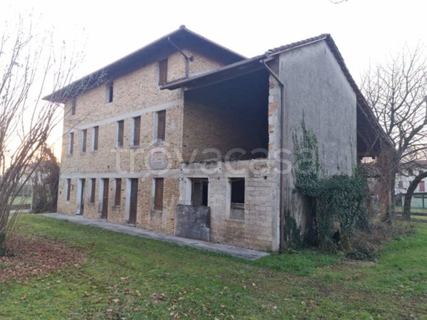 casa indipendente in vendita a Fontanafredda