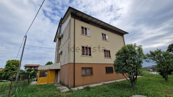 casa indipendente in vendita a Fontanafredda in zona Casut